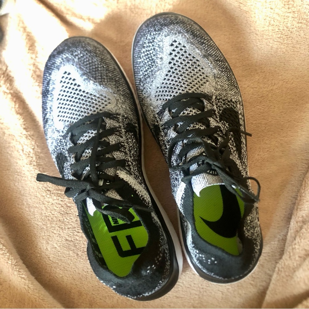 Nike Free Run Flyknit - Picture 2 of 6